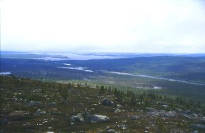 Blick vom Otsamo auf den Inarisee